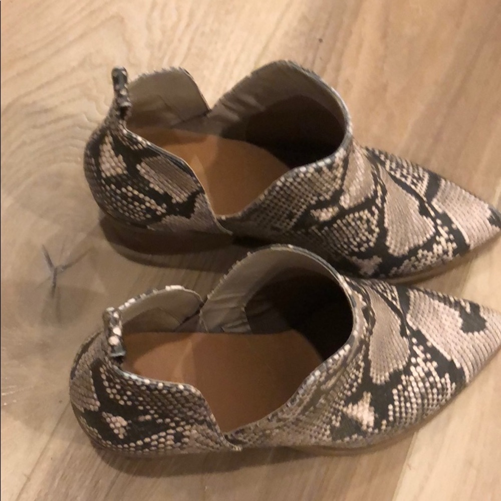 Snake Print 🐍 Booties - Picture 3 of 7